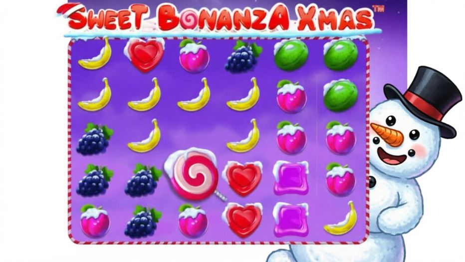 Sweet Bonanza Xmas slot game - игровое поле с фруктовыми символами: бананы, сердца, клубника, виноград, леденцы и конфеты на фиолетовом фоне. Весёлый мультяшный снеговик в цилиндре выглядывает справа от игрового барабана
